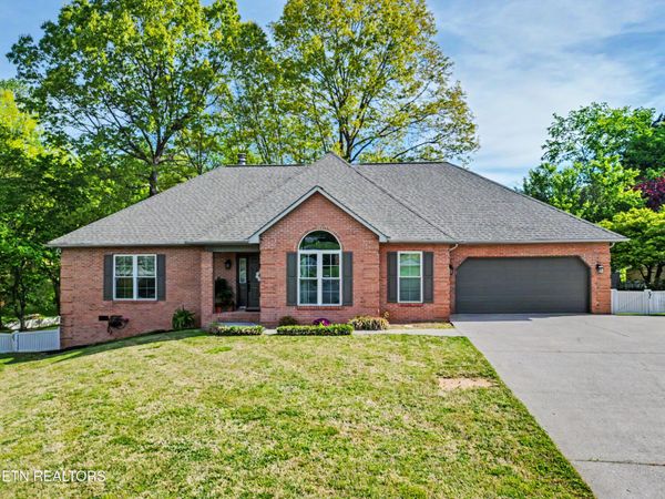 113 Green Briar Circle, Maryville, TN 37803