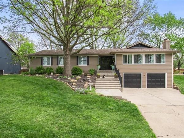 205 Saponi Lane, Lake Winnebago, MO 64034
