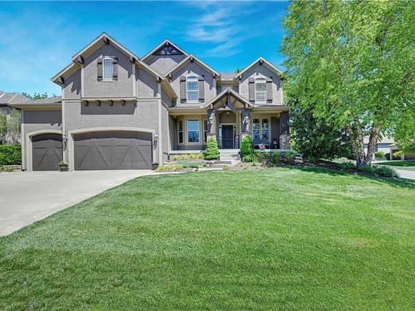 11562 S CARBONDALE Street, Olathe, KS 66061