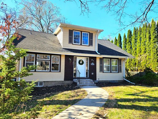 2342 Bourne Avenue , Saint Paul, MN 55108