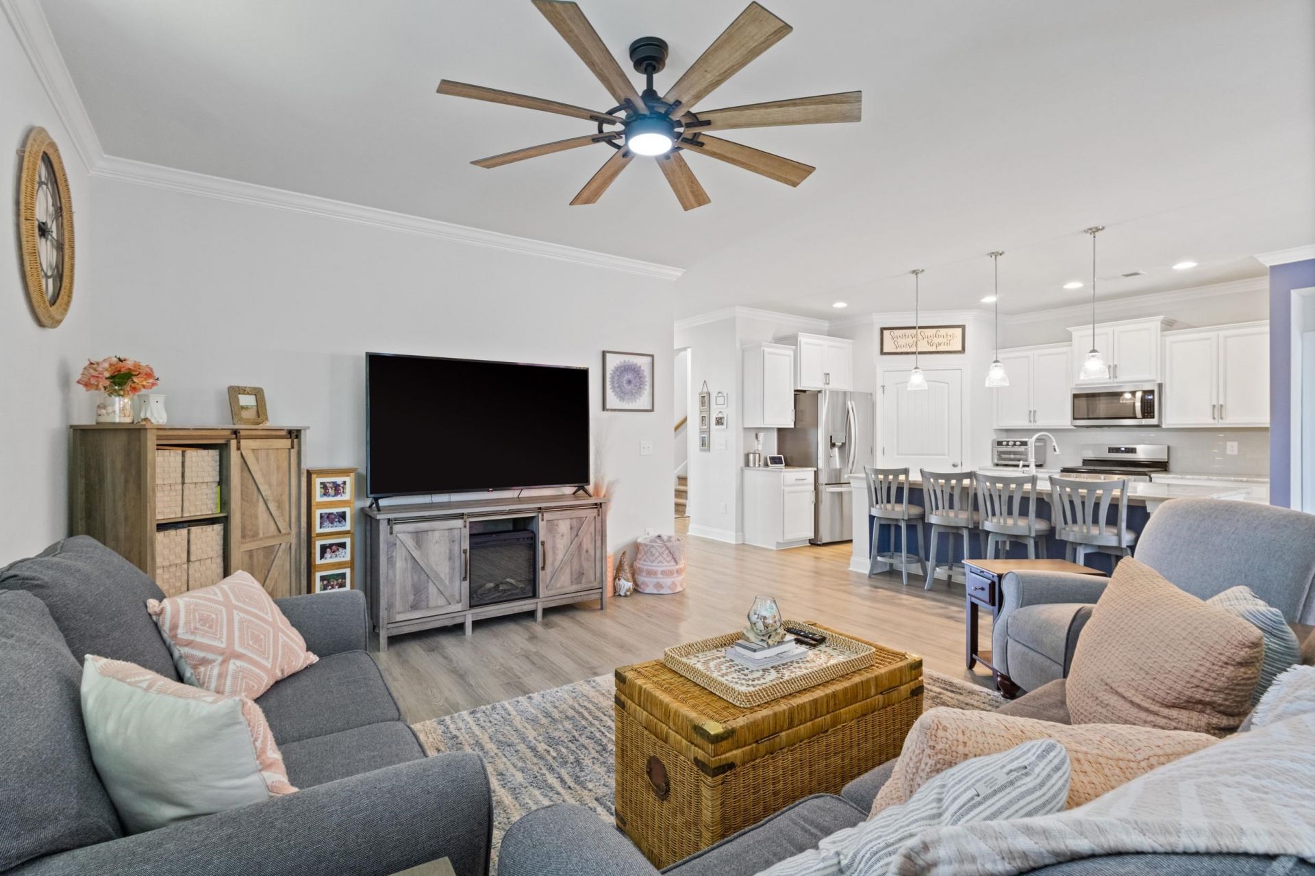 1832 Zodiac Court Photo 9