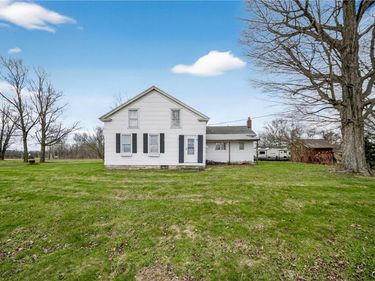 5284 State Route 31 , Clay, NY 13041