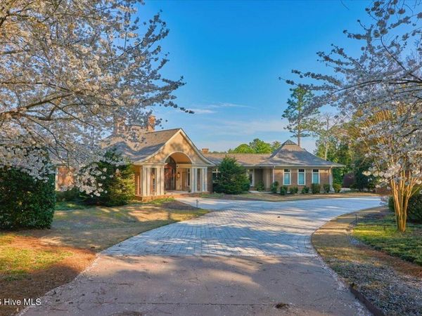 475 Lake Dornoch Drive, Pinehurst, NC 28374