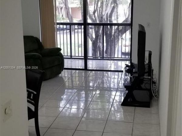 14201 N Kendall Dr , Unit 212-D, Miami, FL 33186