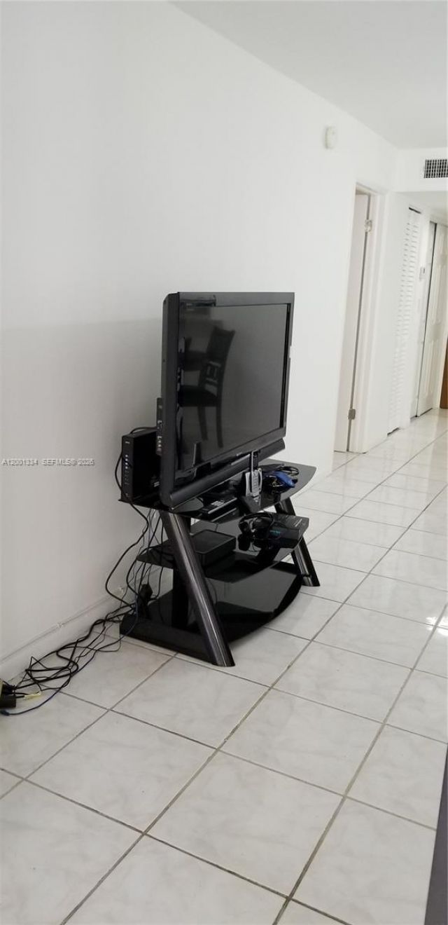 14201 N Kendall Dr, Unit 212-D, Miami, FL 33186 Photo