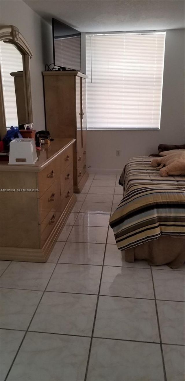 14201 N Kendall Dr, Unit 212-D, Miami, FL 33186 Photo