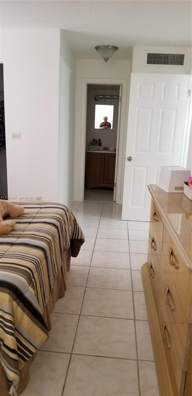 14201 N Kendall Dr, Unit 212-D, Miami, FL 33186 Photo