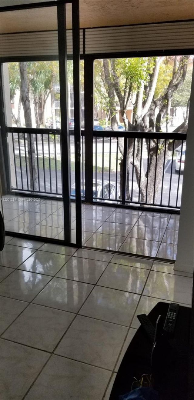 14201 N Kendall Dr, Unit 212-D, Miami, FL 33186 Photo