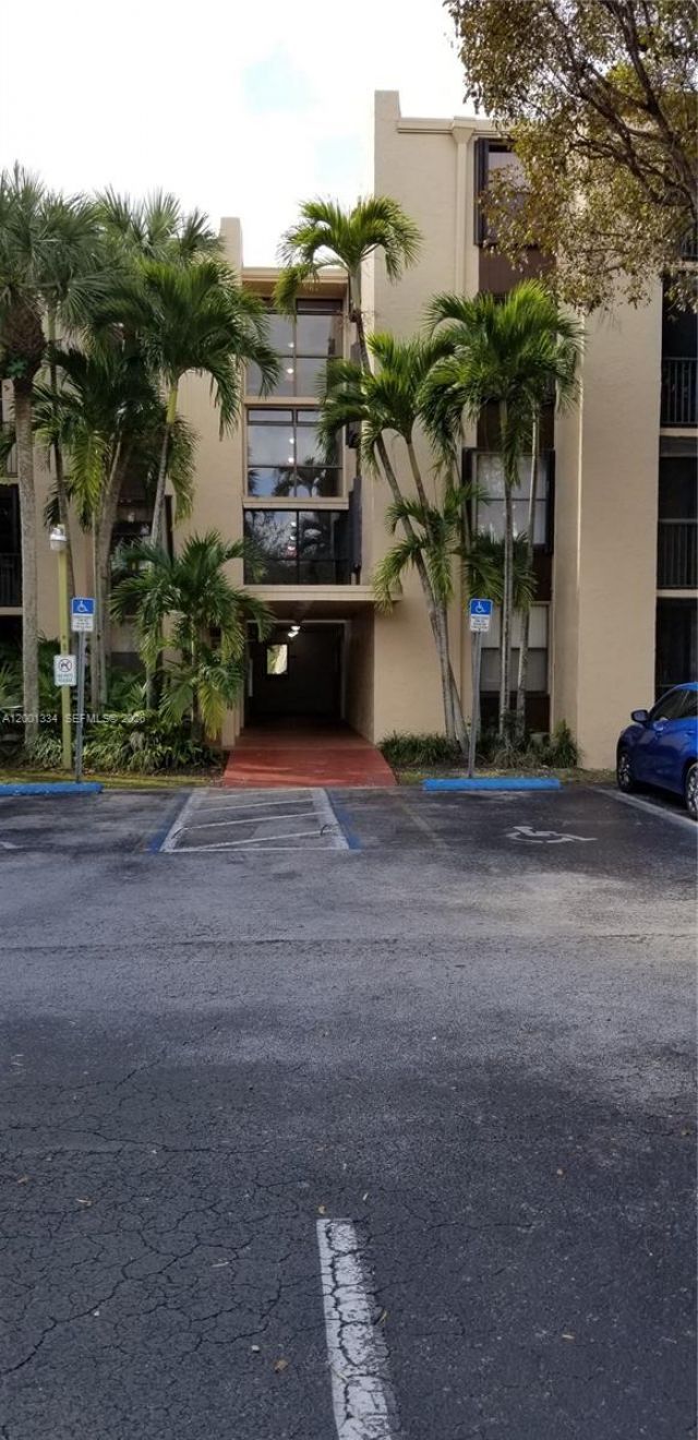 14201 N Kendall Dr, Unit 212-D, Miami, FL 33186 Photo