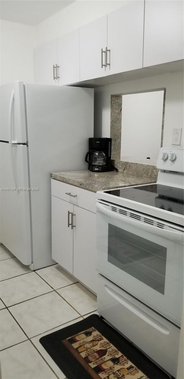 14201 N Kendall Dr, Unit 212-D, Miami, FL 33186 Photo