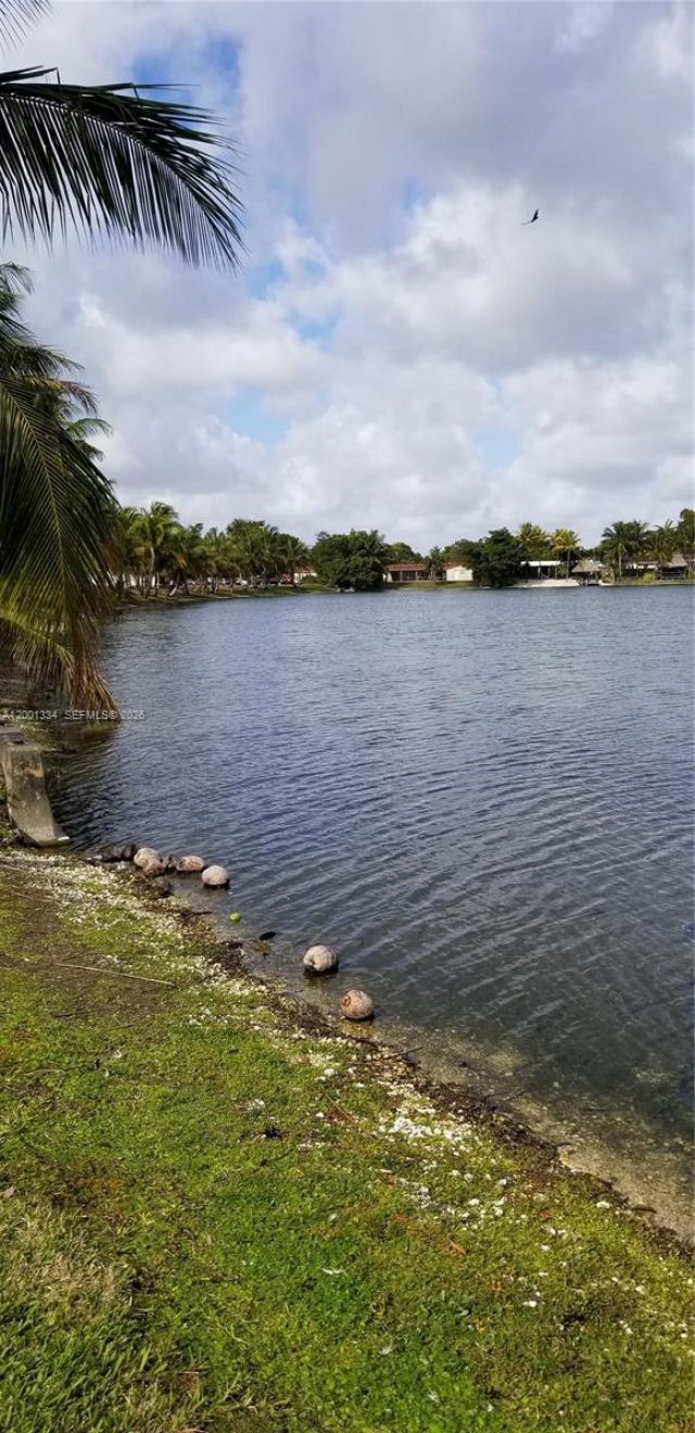 14201 N Kendall Dr, Unit 212-D, Miami, FL 33186 Photo