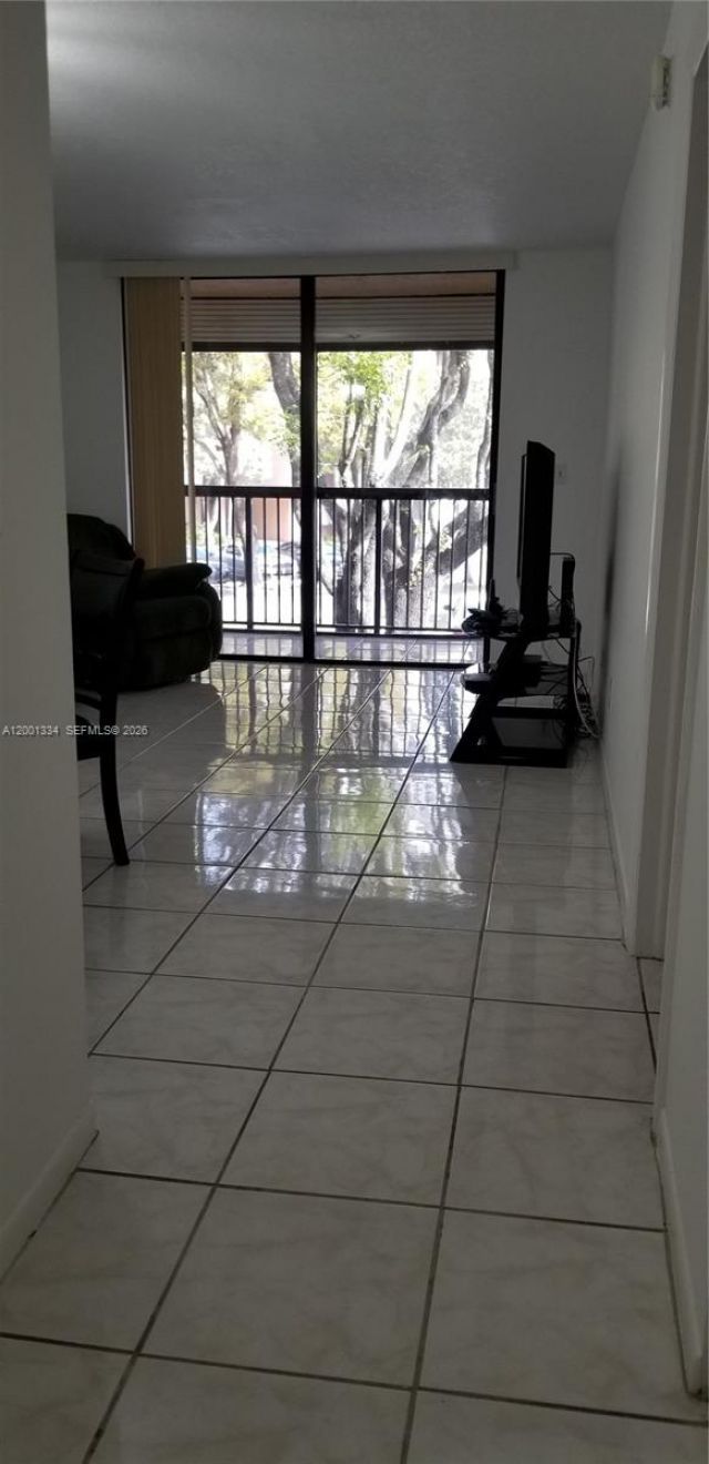 14201 N Kendall Dr, Unit 212-D, Miami, FL 33186 Photo