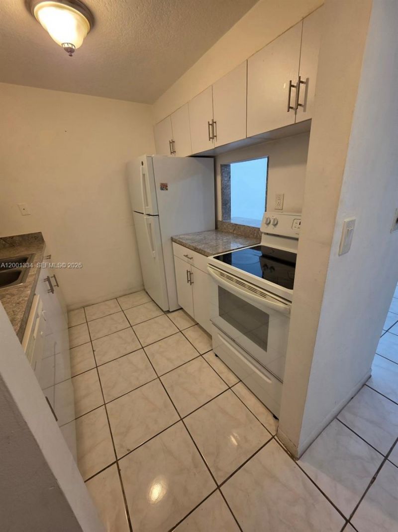 14201 N Kendall Dr, Unit 212-D, Miami, FL 33186 Photo