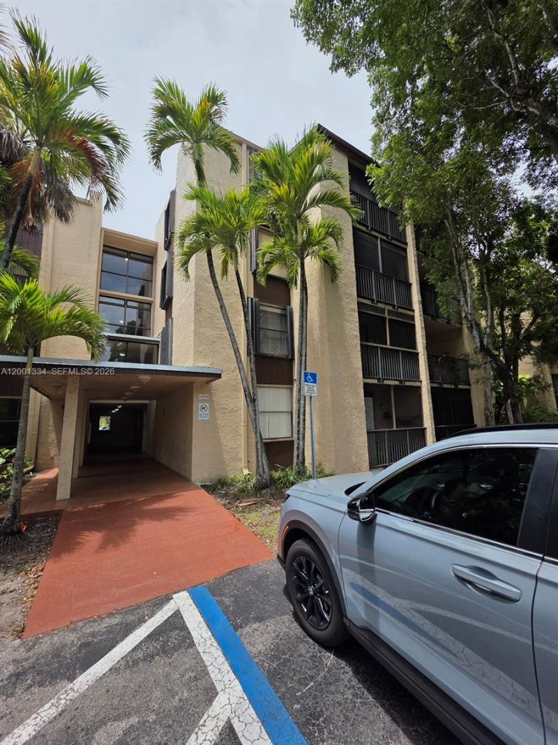 14201 N Kendall Dr, Unit 212-D, Miami, FL 33186 Photo