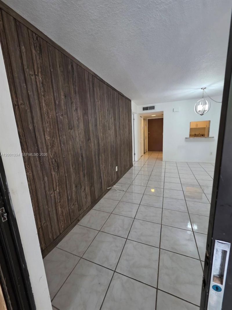 14201 N Kendall Dr, Unit 212-D, Miami, FL 33186 Photo