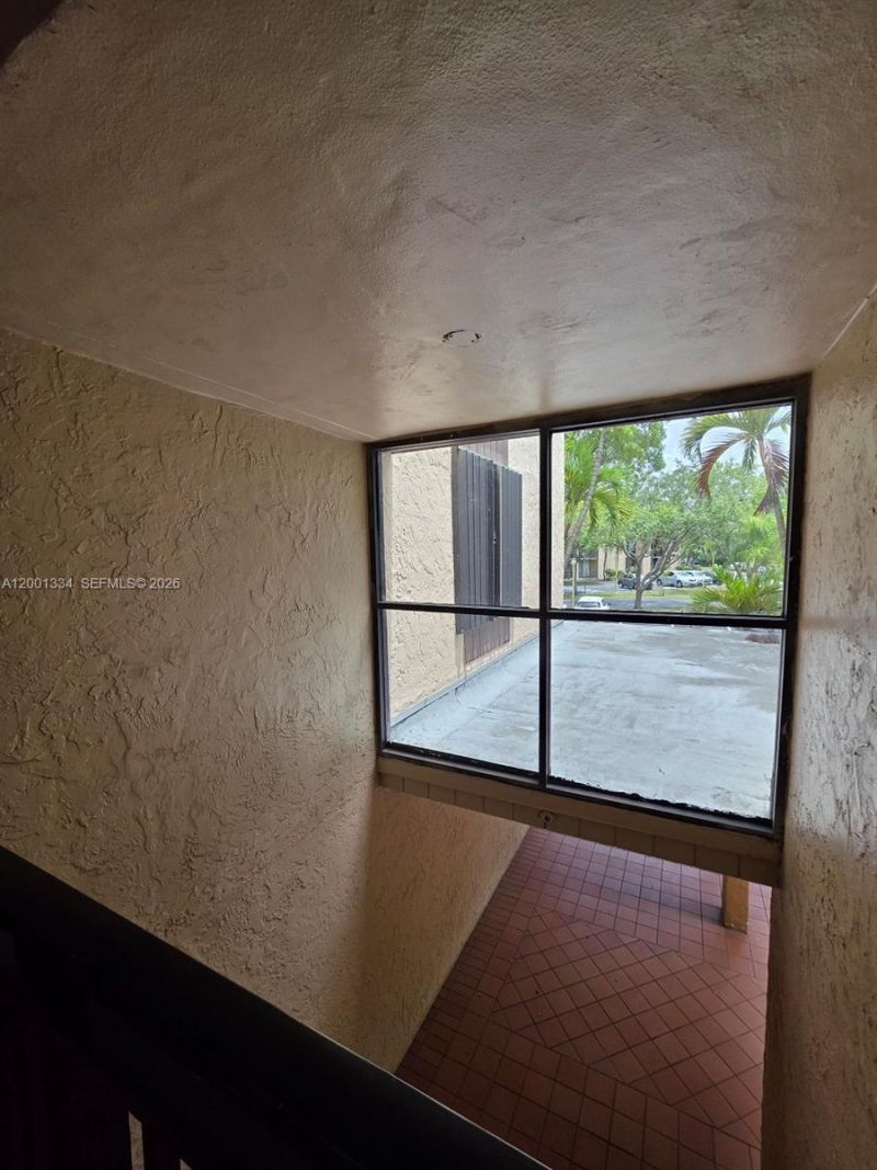 14201 N Kendall Dr, Unit 212-D, Miami, FL 33186 Photo