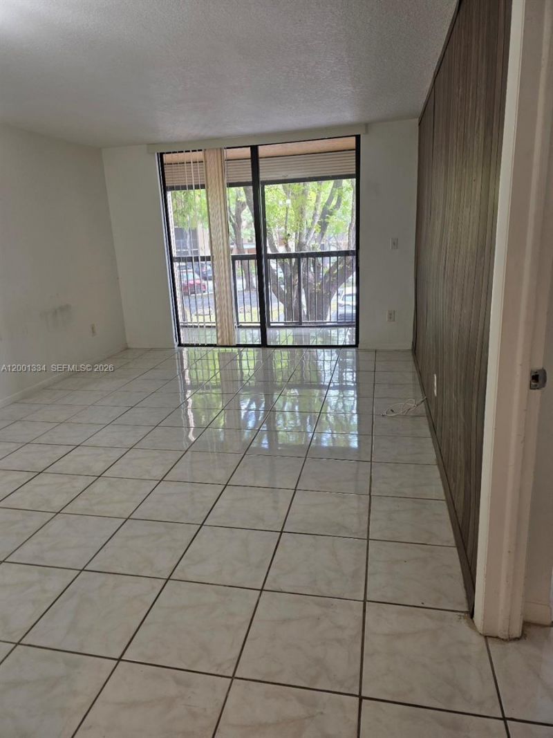 14201 N Kendall Dr, Unit 212-D, Miami, FL 33186 Photo