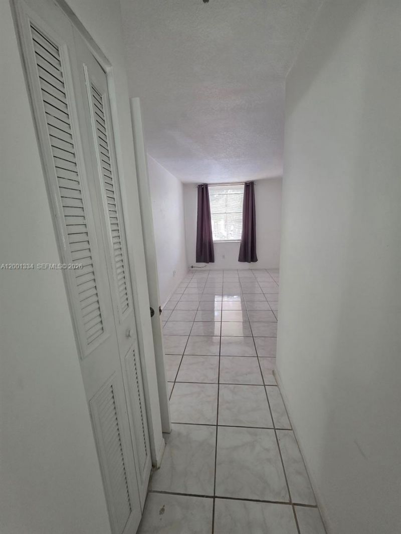 14201 N Kendall Dr, Unit 212-D, Miami, FL 33186 Photo