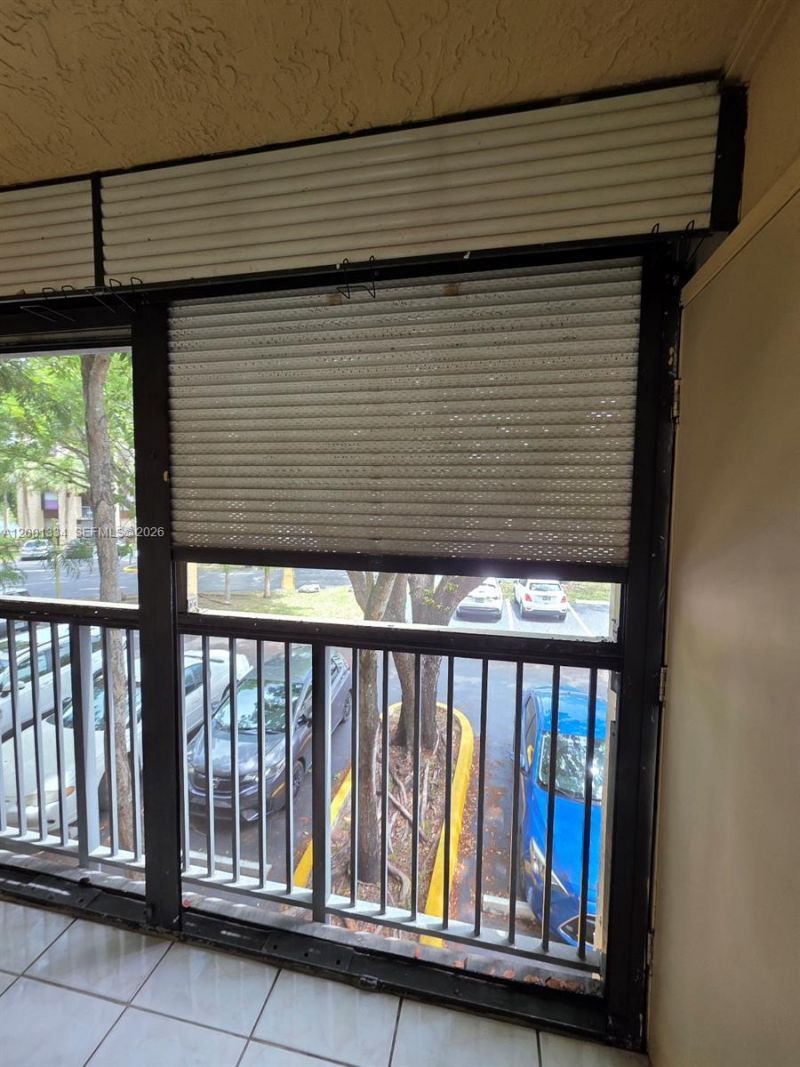 14201 N Kendall Dr, Unit 212-D, Miami, FL 33186 Photo