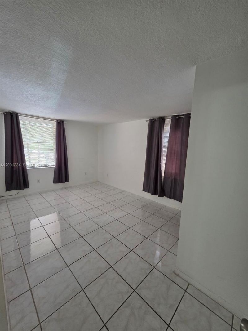 14201 N Kendall Dr, Unit 212-D, Miami, FL 33186 Photo