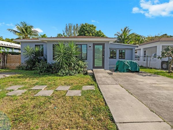 2410 Jackson St , Hollywood, FL 33020