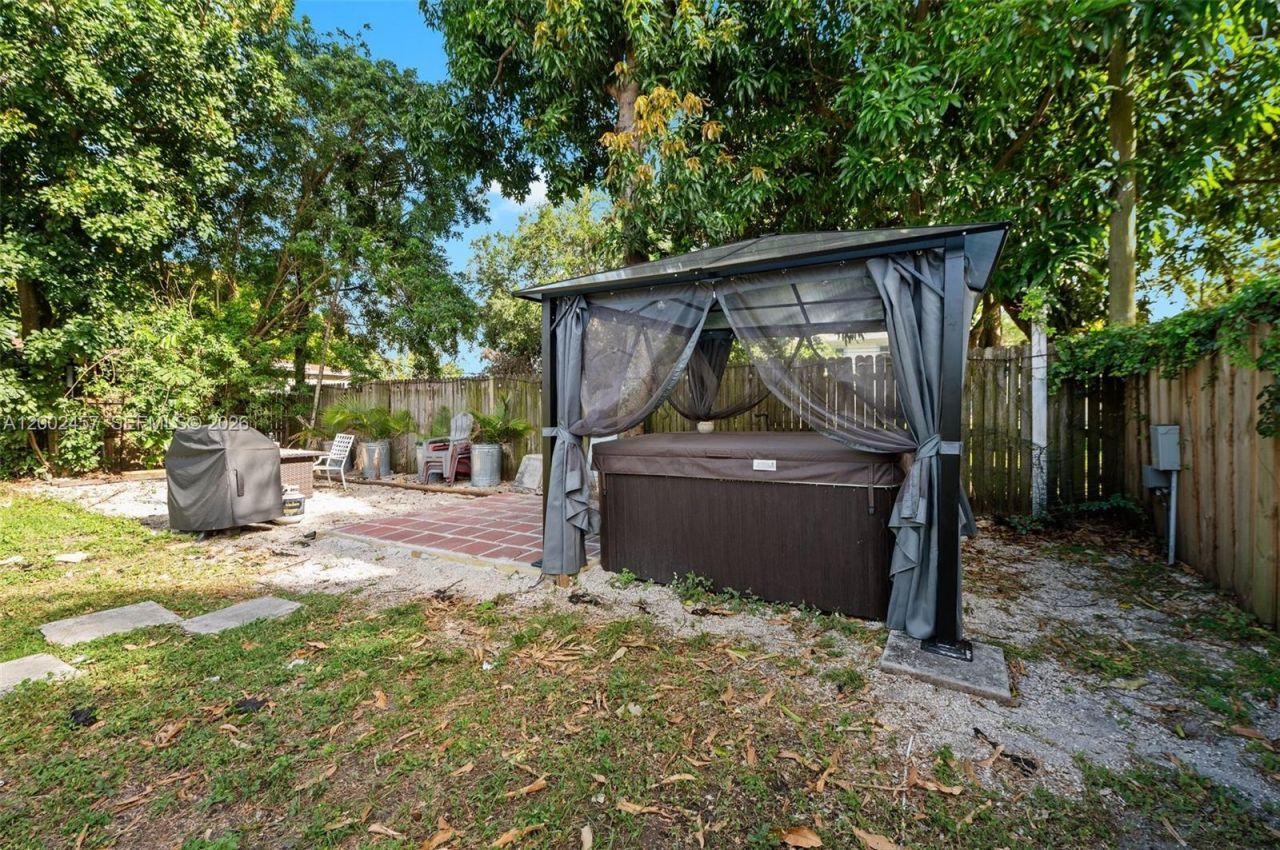 2410 Jackson St, Hollywood, FL 33020 Photo