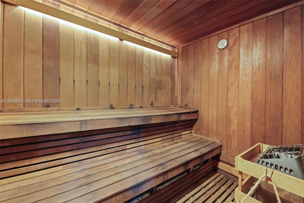 903 NE 27th Ave, Unit 903, Hallandale Beach, FL 33009 Photo