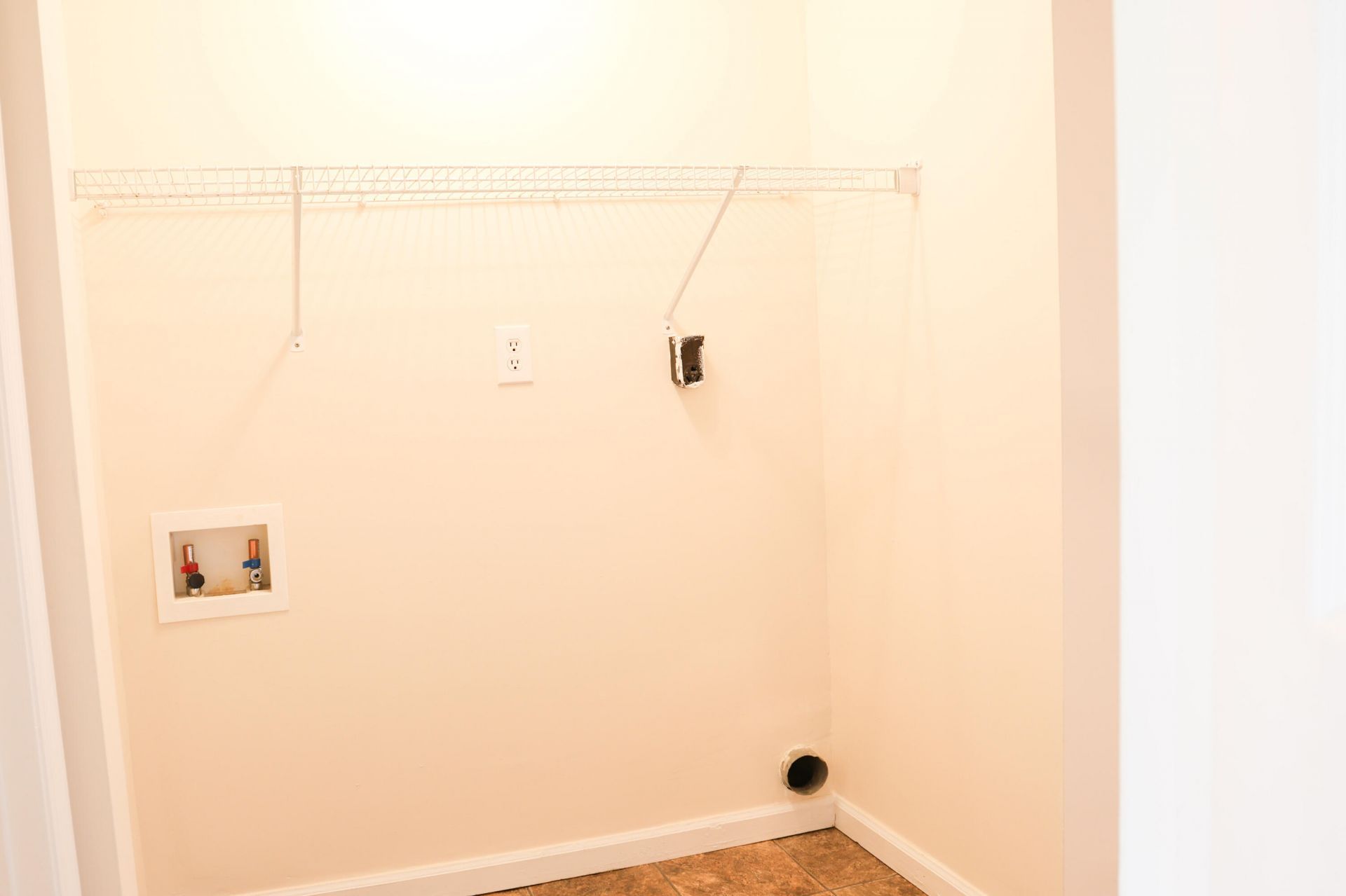 403 Sunnyside Way Photo 10