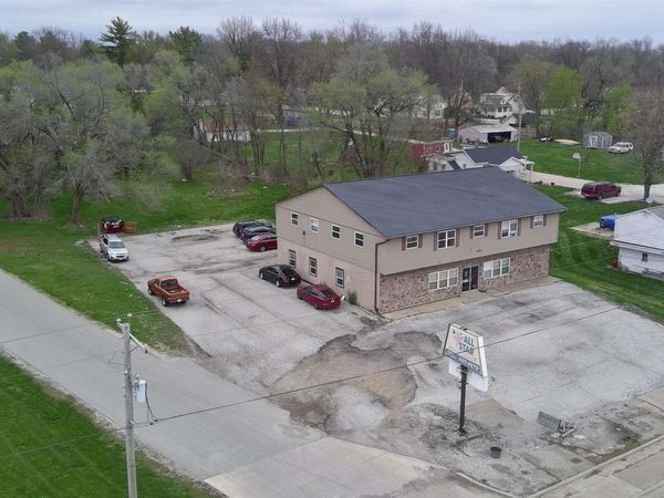 5917 W PLANK Road, Peoria, IL 61604