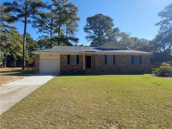 6701 VAUGHN Road, Fayetteville, NC 28304