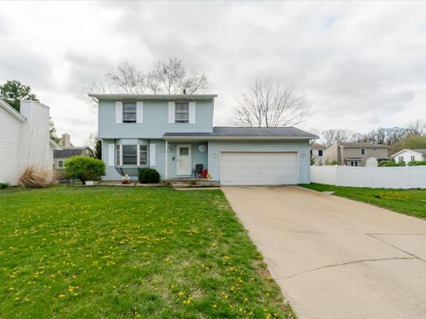 12 Spiria Court , Bloomington, IL 61701