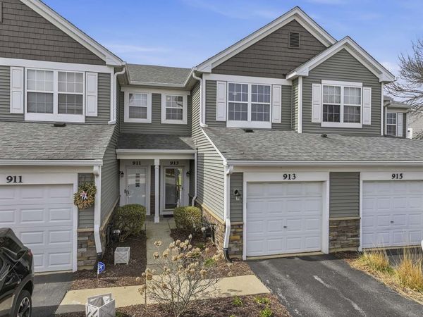 913 Genesee Drive , Naperville, IL 60563