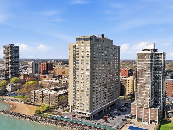6301 N Sheridan Road, Unit 8E, Chicago, IL 60660