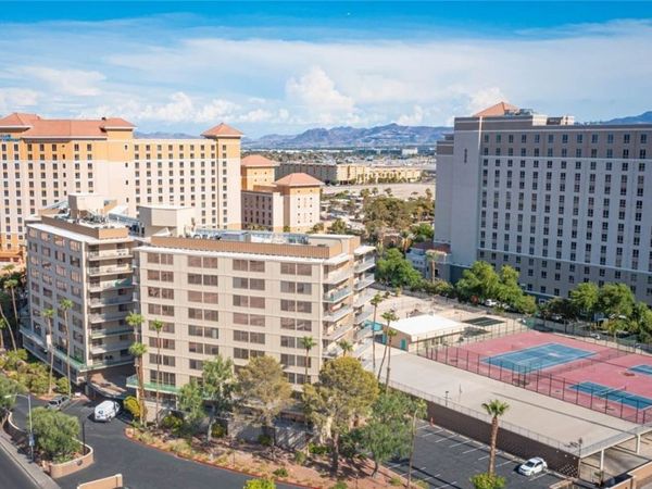 205 E Harmon Avenue, Unit 912, Las Vegas, NV 89169