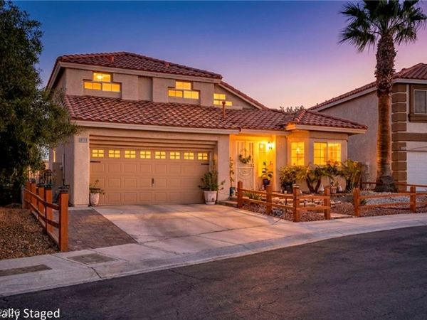 8765 Raindrop Canyon Avenue , Las Vegas, NV 89129