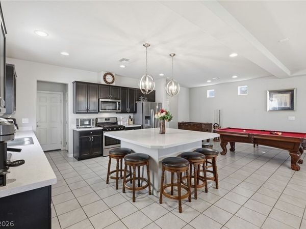 10137 Herons Rise Street , Las Vegas, NV 89141