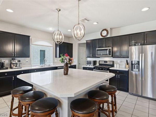 10137 Herons Rise Street, Las Vegas, NV 89141