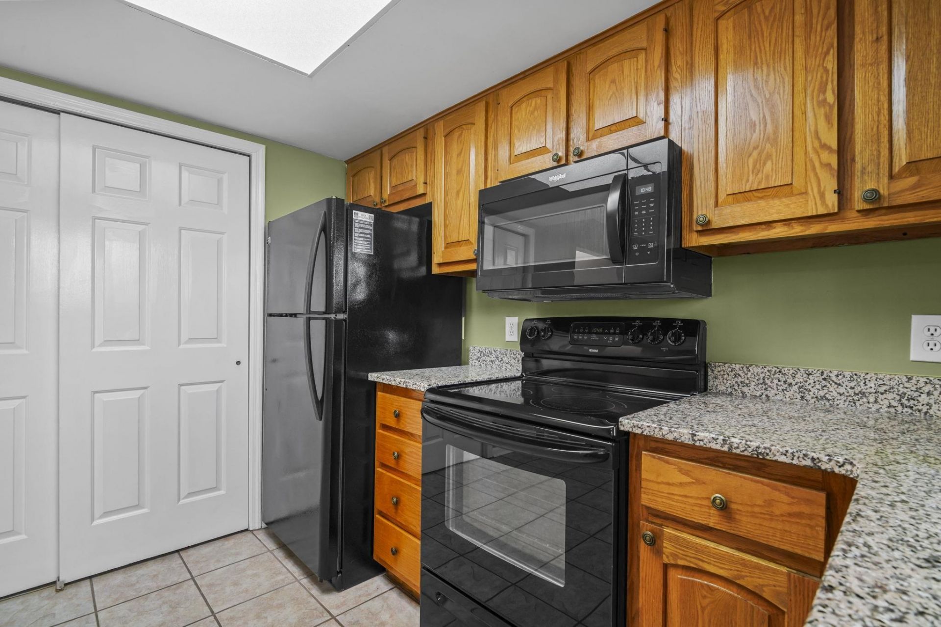 405 Hillside Dr. N Photo 11