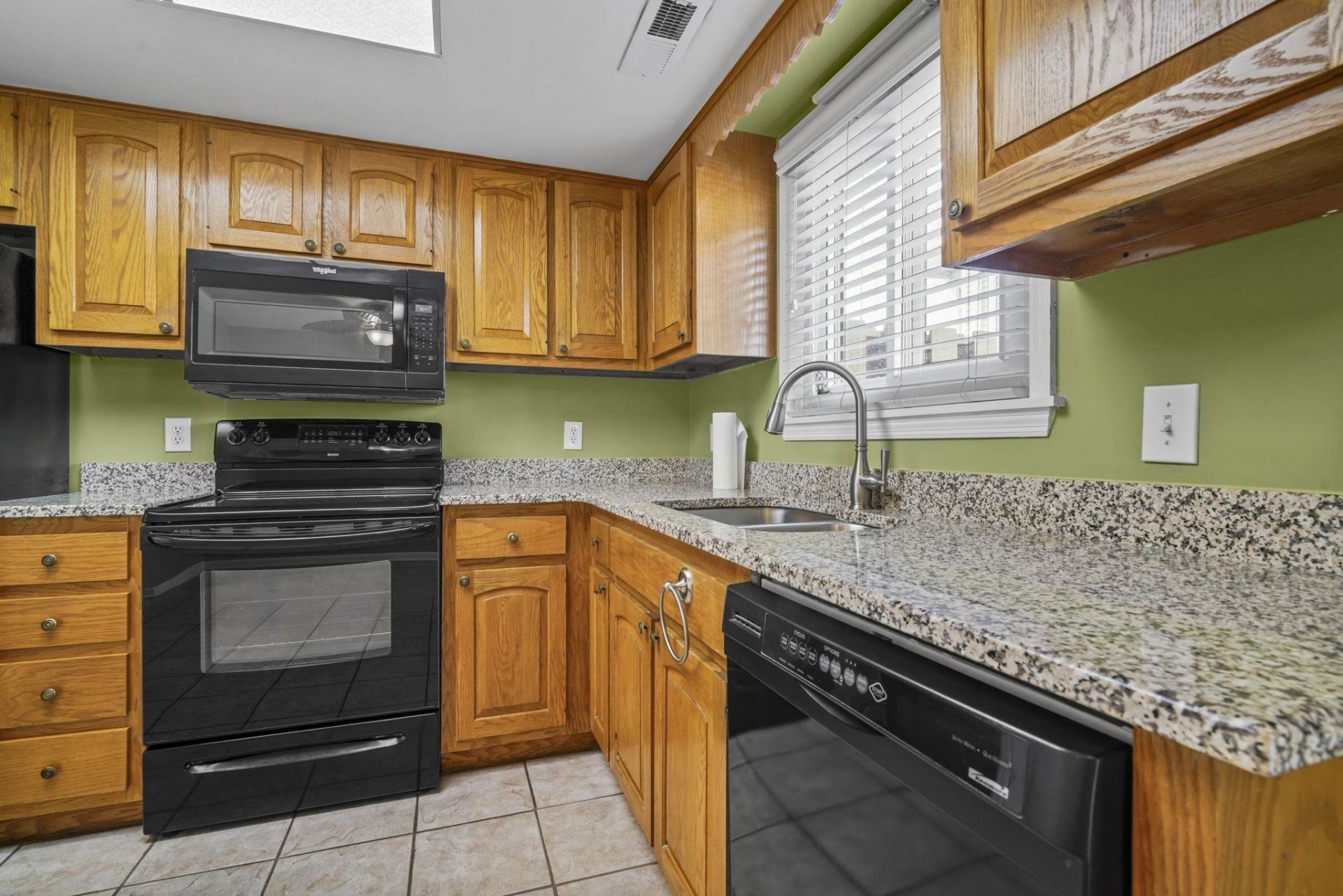 405 Hillside Dr. N Photo 12