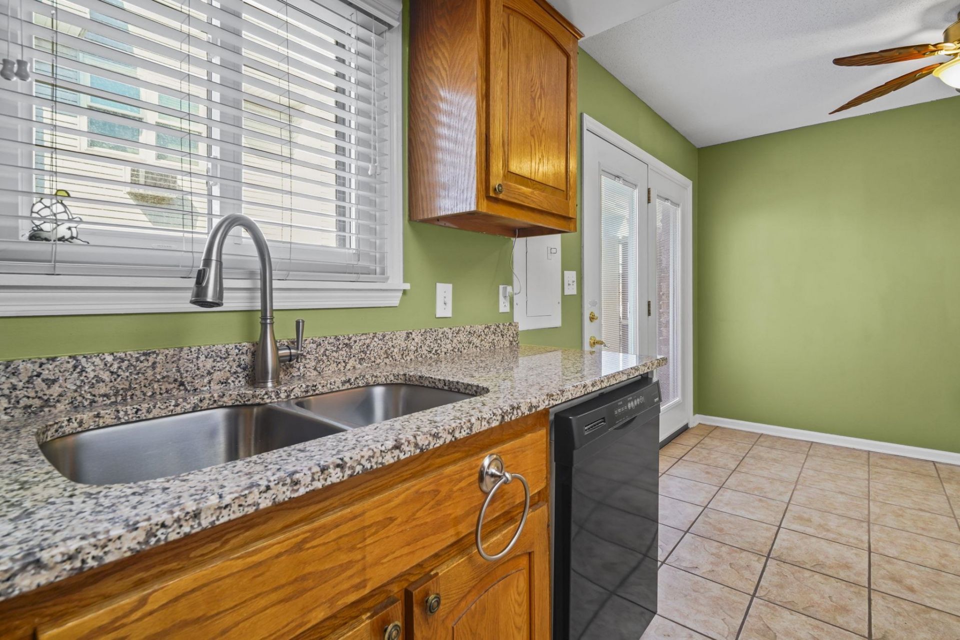 405 Hillside Dr. N Photo 14