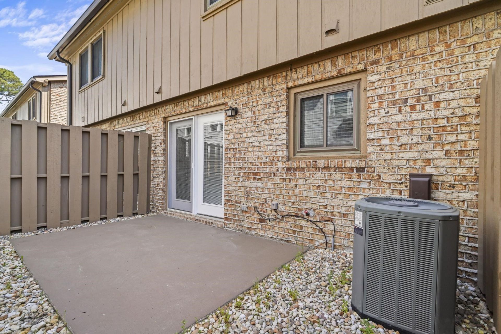 405 Hillside Dr. N Photo 17