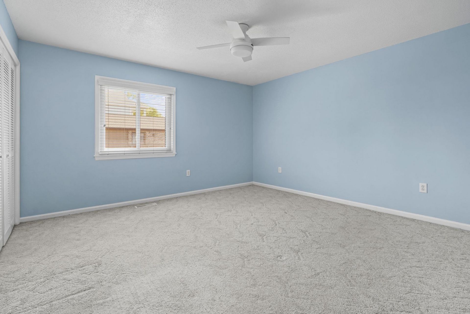 405 Hillside Dr. N Photo 19