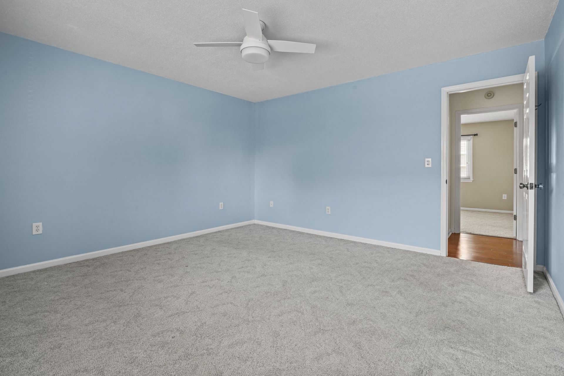 405 Hillside Dr. N Photo 20