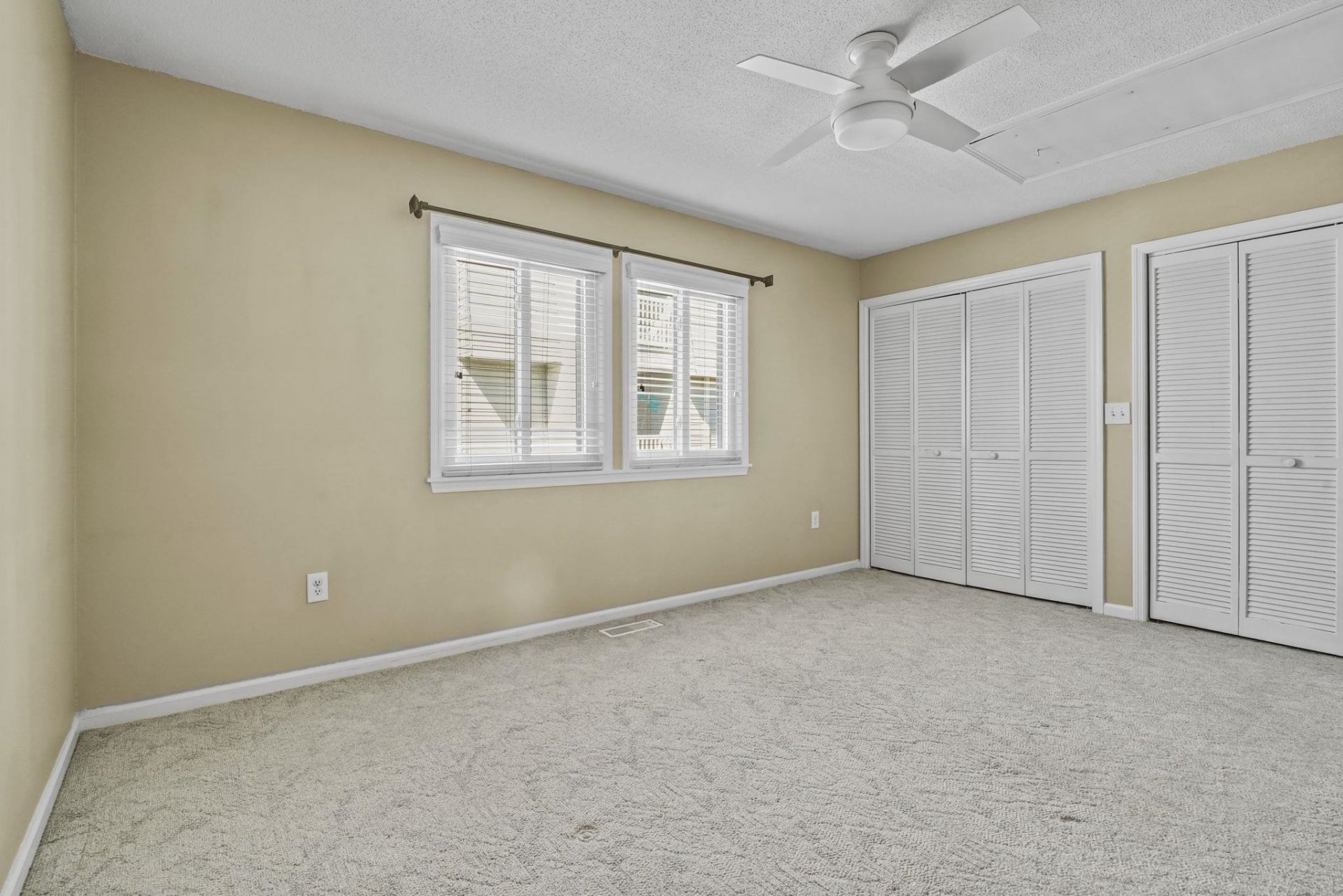 405 Hillside Dr. N Photo 24