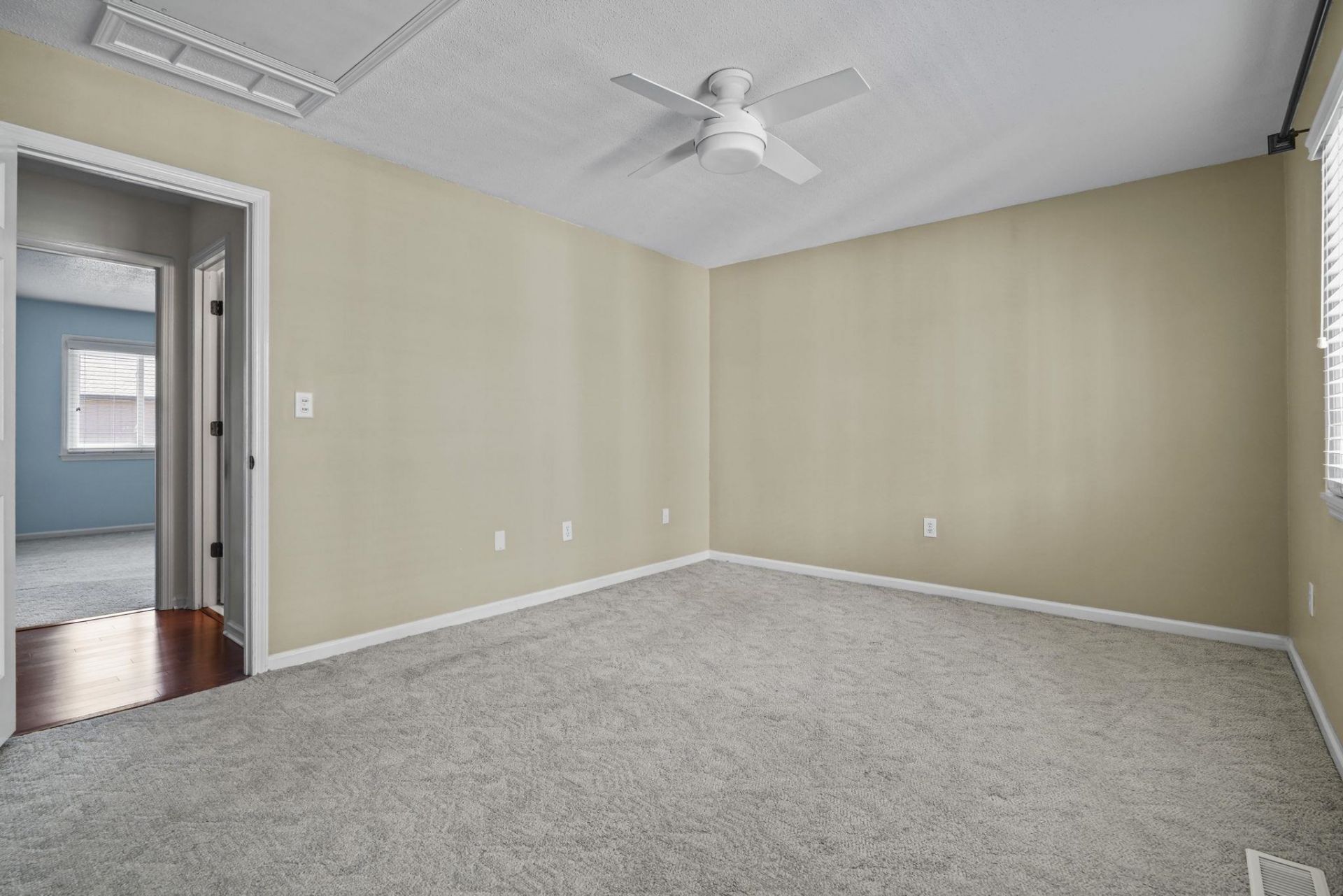 405 Hillside Dr. N Photo 26