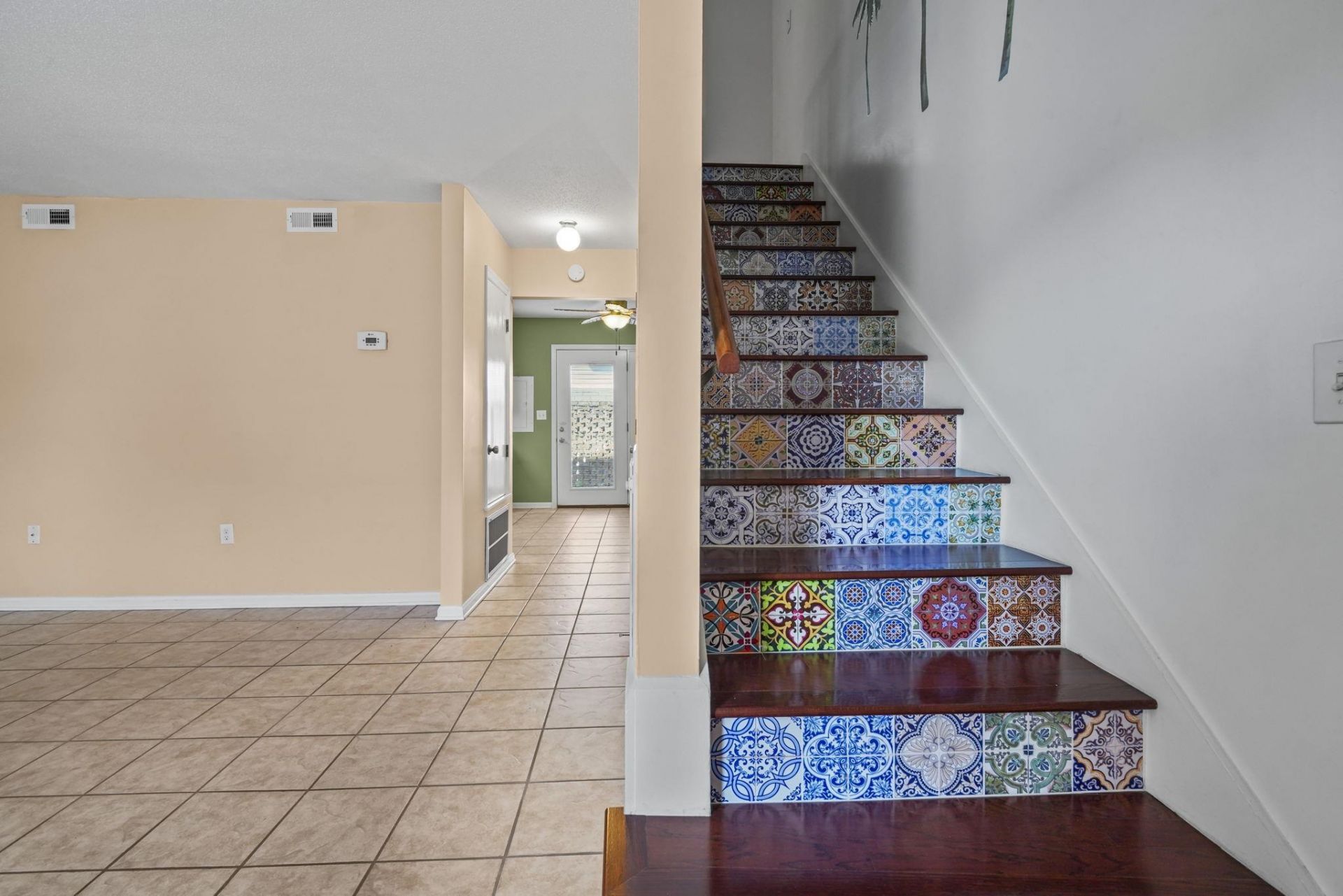 405 Hillside Dr. N Photo 6