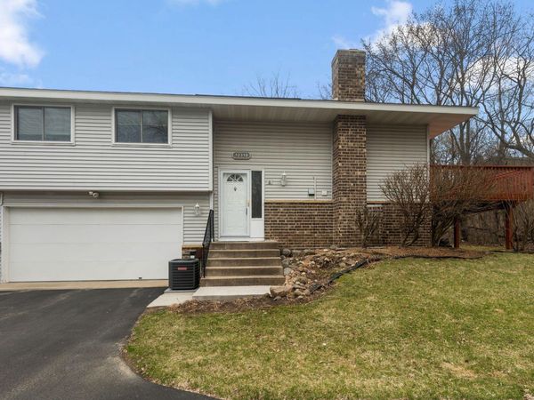 12318 Oak Leaf Court , Burnsville, MN 55337