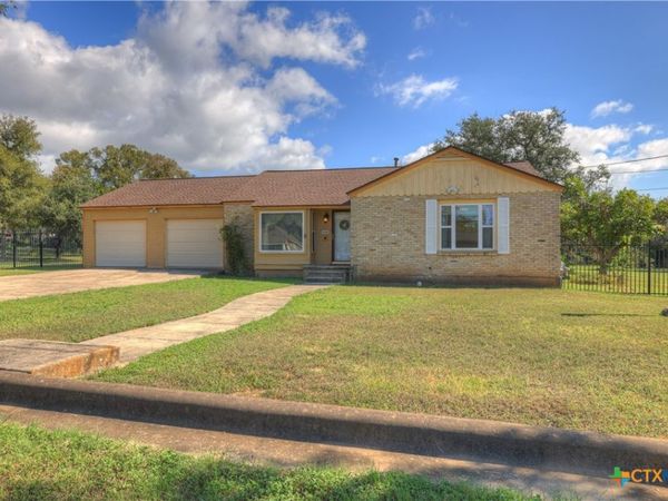 800 N Bishop Street , San Marcos, TX 78666