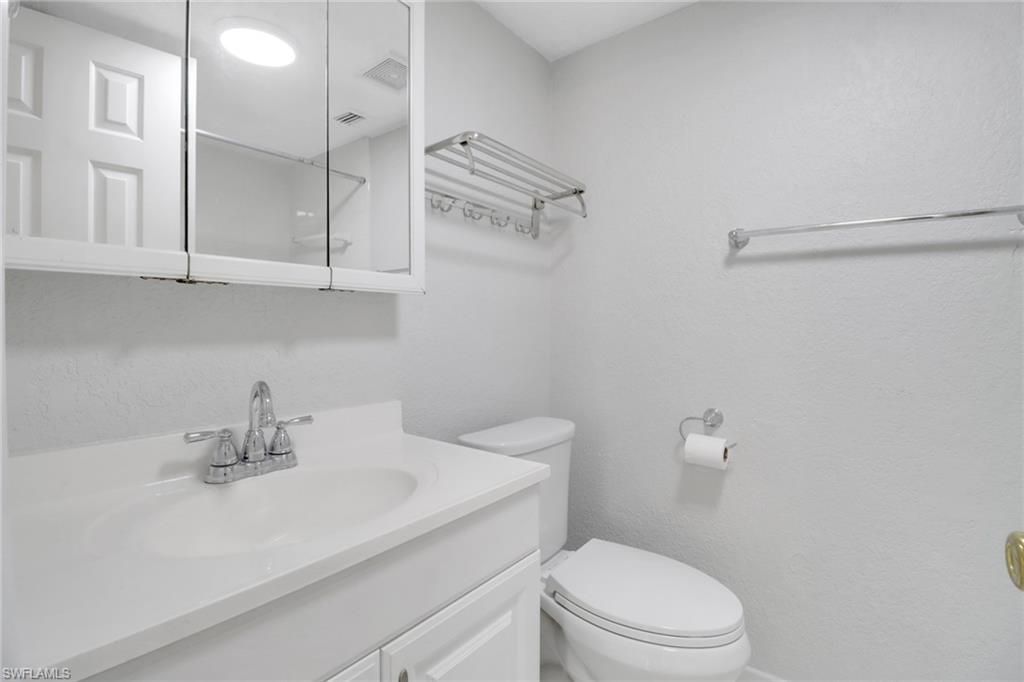 4635 Bayshore Dr, Unit P4, Naples, FL 34112 Photo