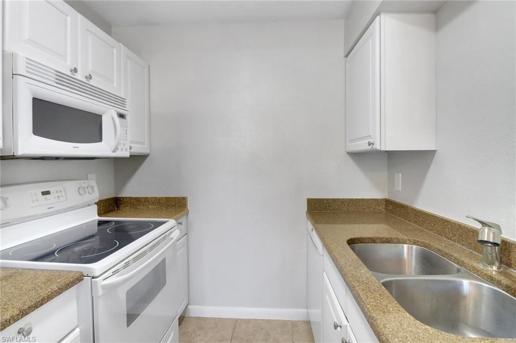 4635 Bayshore Dr, Unit P4, Naples, FL 34112 Photo